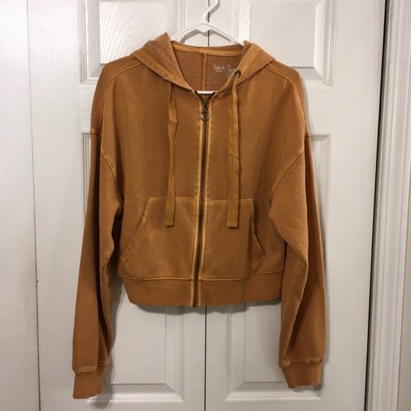 flirtitude Tops - Flirtitude Cropped Zipper Hoodie